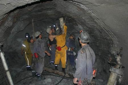 长安工程爆破中的危险因素分析以及应对工程爆破危险的措施